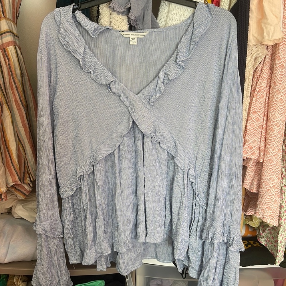 American Eagle ruffle Blouse